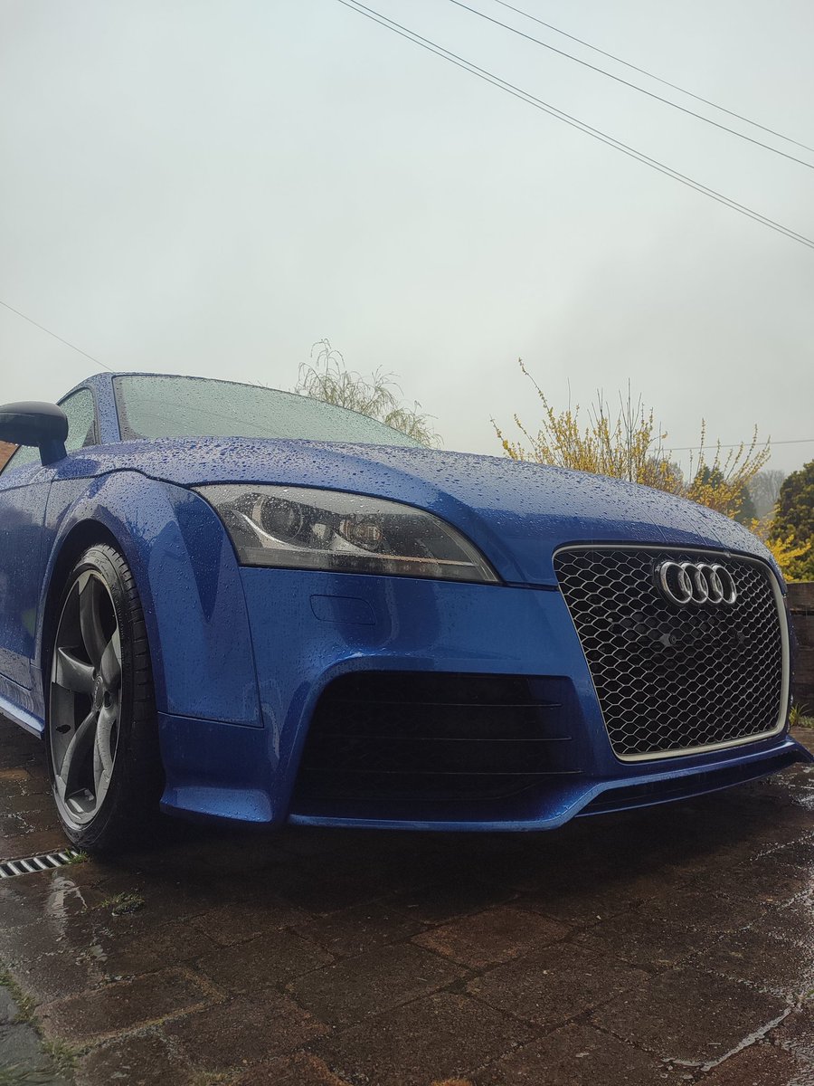 Ceecee sitting pretty in the #englishrain #driveway #modifiedcars #tunedcars #carphotography