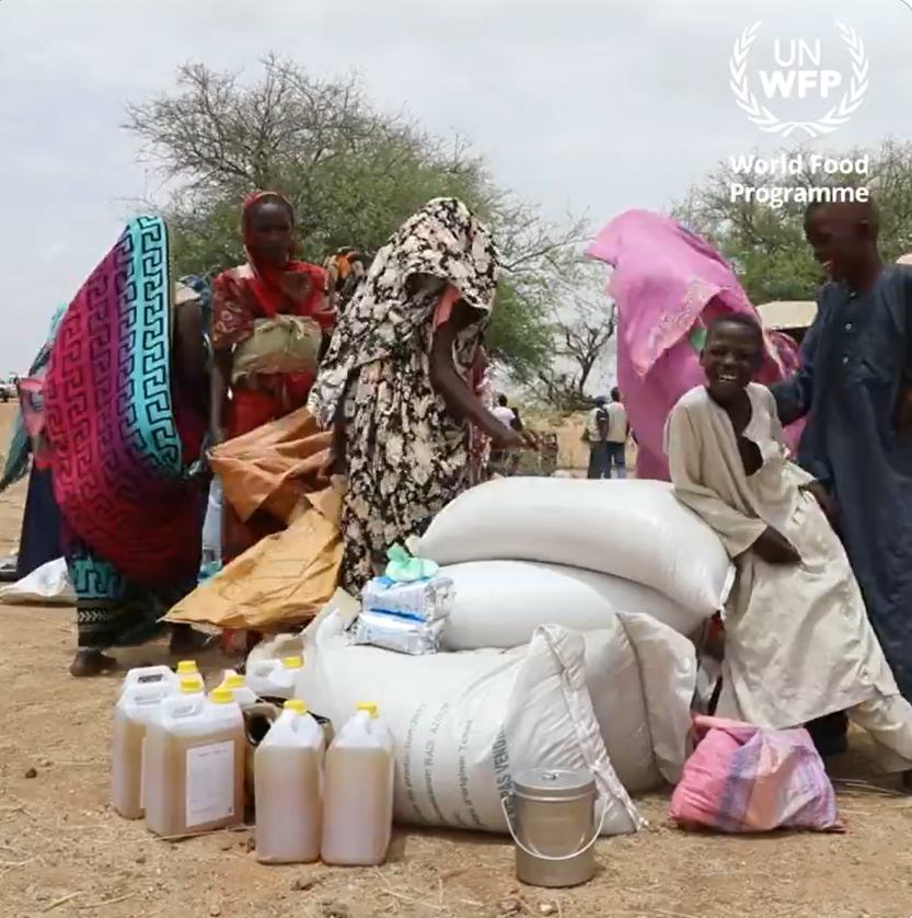 #𝗡𝗲𝘄𝘀𝗙𝗹𝗮𝘀𝗵 | WFP races to preposition food in eastern Chad as Funding crunch and looming rains threaten aid to Sudanese Refugees. “Cutting assistance to communities facing this level of vulnerability is unthinkable.' - @PierreHonnorat Read▶️tiny.cc/d5bjxz