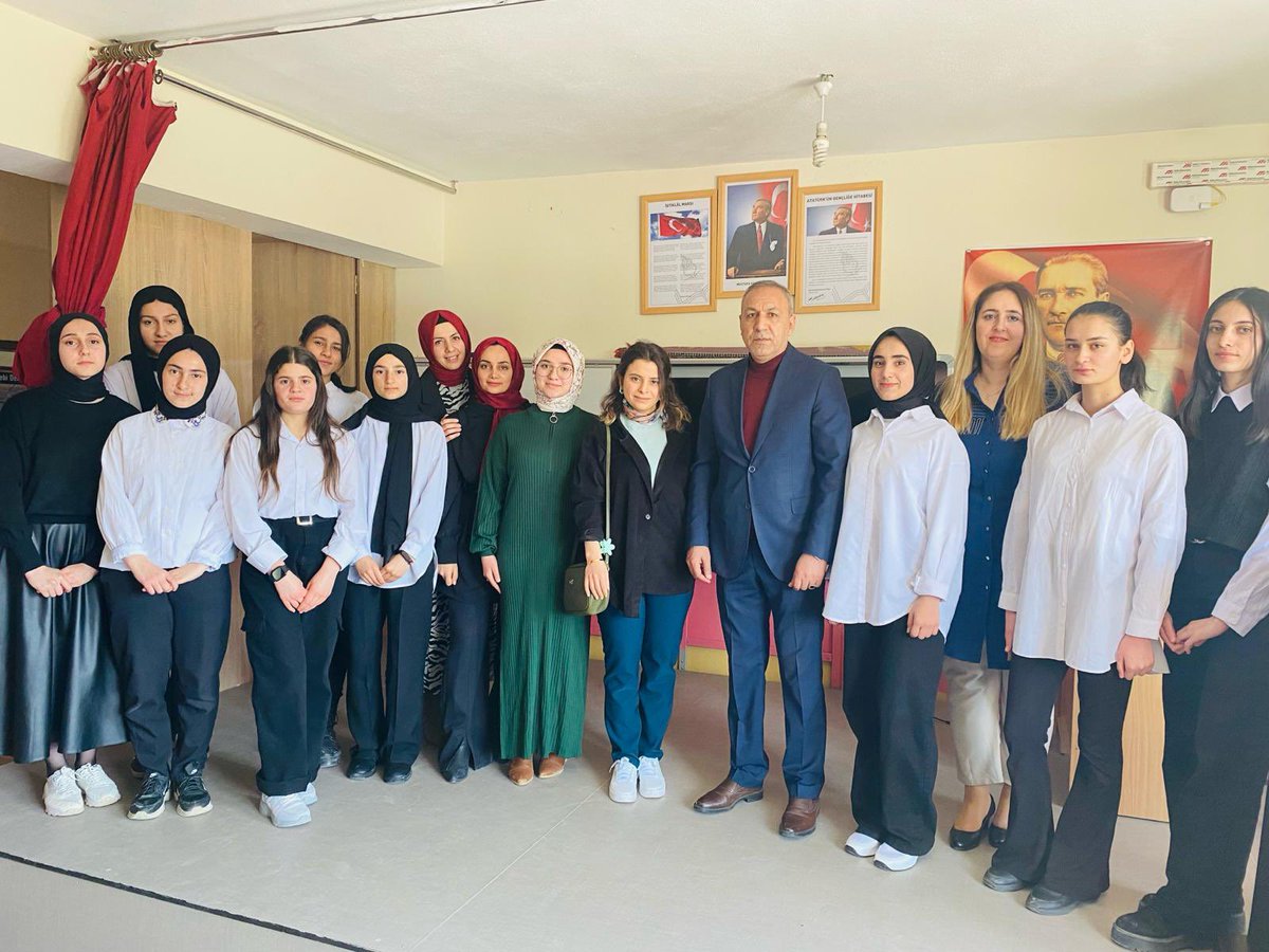HaskoyMtal's tweet photo. Okulumuzda ‘12 Mart İstiklal Marşı’nın Kabulü ve  Mehmet Akif Ersoy’u Anma Günü’ münasebetiyle program düzenlenmiştir. Emeği geçen öğretmenlerimiz Ceren Tarhan ve Gülistan Danışman’a teşekkür ederiz.
@haskoykymkmligi @bozyel_necdet @HaskoyMem https://t.co/2tASkgm854