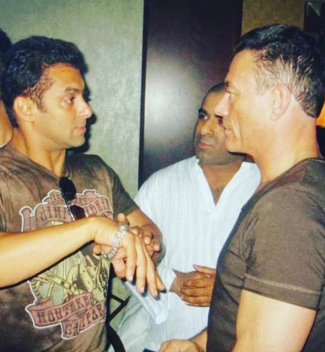 legends talking, the conversation was about training 

#SalmanKhan #jeanclaudevandamme
