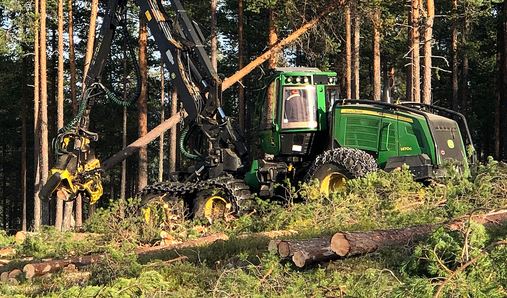 Totalt anmälde och ansökte svenska skogsägare om avverkning av 261 953 hektar skog under 2023, visar vår senaste statistik. Det är en ökning med 9 procent jämfört med 2022. #skog #officiellstatistik skogsstyrelsen.se/nyhetslista/av…