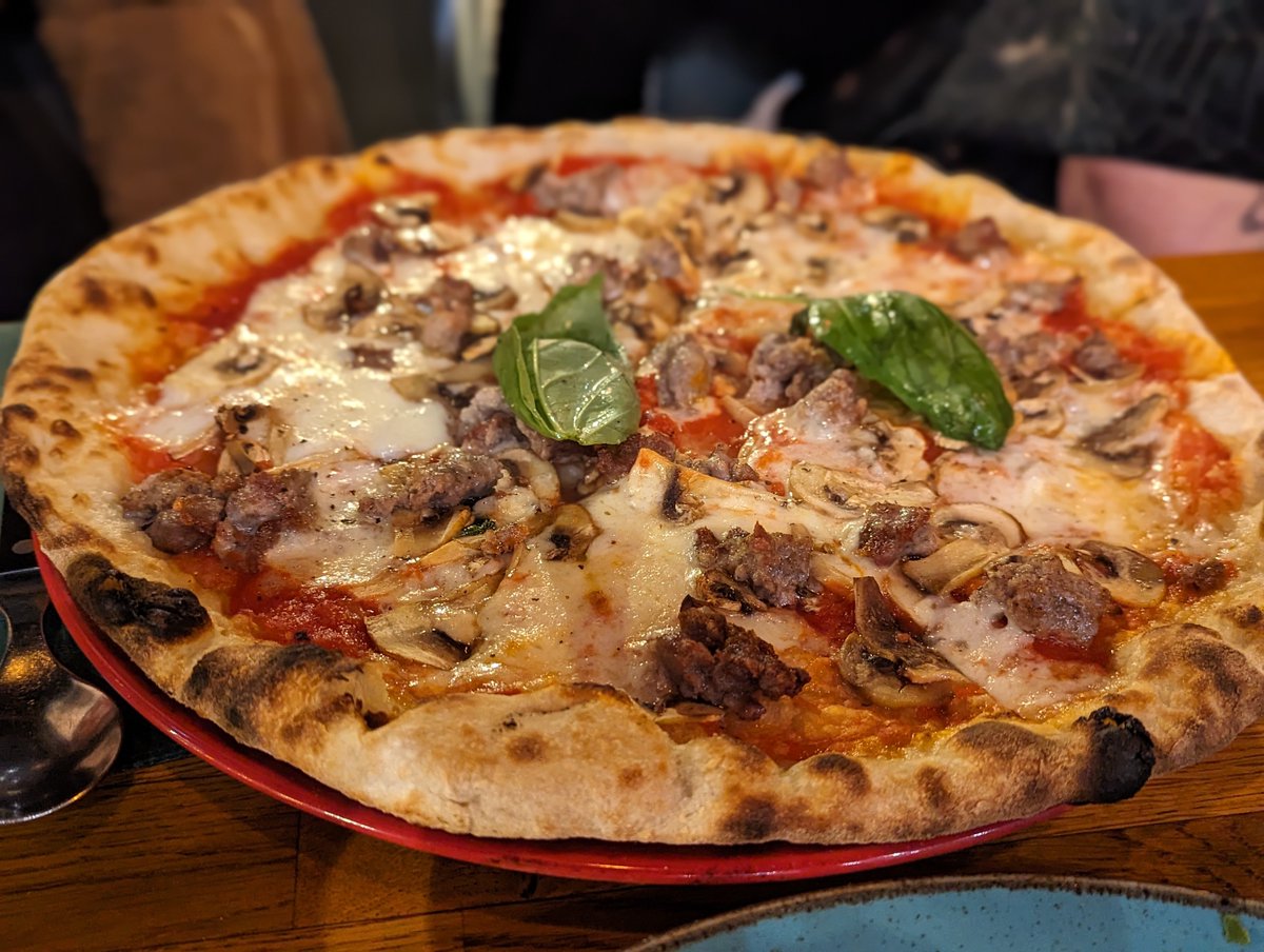 Manchester Family / Emma Gill tweet media