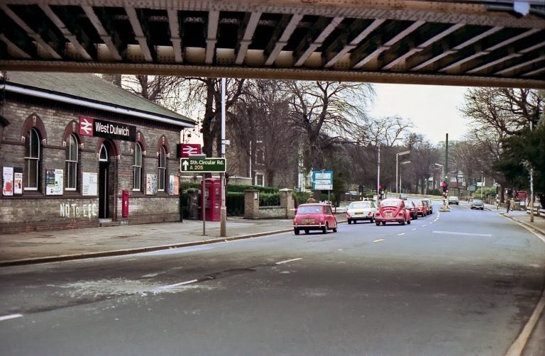 Snapshots of Cars On The Streets of London in the mid 1970s
 
Thurlow Park Road and West Dulwich railway station, London SE21. 16th March 1975.
 
#westdulwich #london #1975 #motors #davidrostance