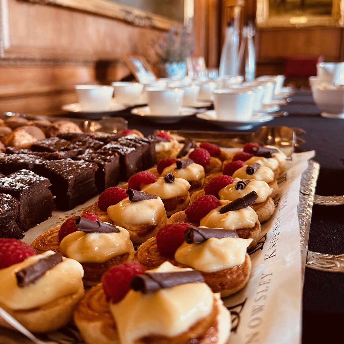 Add a touch of indulgence to your conference with our delicious treats 😋 Get in touch and let's take your event to the next level! #EventProfs #CorporateEvent #EventVenue #Eventplanning #Eventplanner #EventVenues #Hospitality