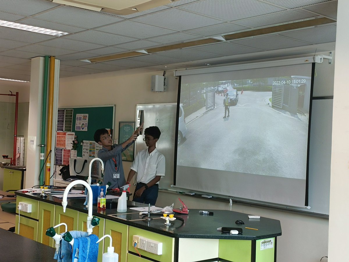 Just wrapped up a fantastic presentation at SJI International Singapore about our innovative car plate project and coding activities! 🚗💻 It's always inspiring to see young minds engaged in technology and creativity. #STEMeducation #coding #innovation <a href="/HELPISKL/">HELP International School</a>
