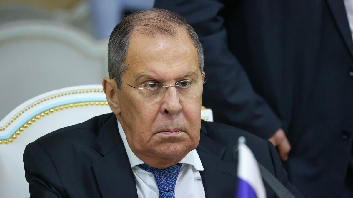 IchbinShandybin's tweet photo. Министр иностранных дел РФ Сергей Лавров сообщил о том, что Россия отзывает подпись СССР под капитуляцией Германии 1945 года. 
- Это даст нам полное юридическое основание продолжить войну с Германией и разбомбить Берлин - объяснил министр. https://t.co/q50eBmrZNt