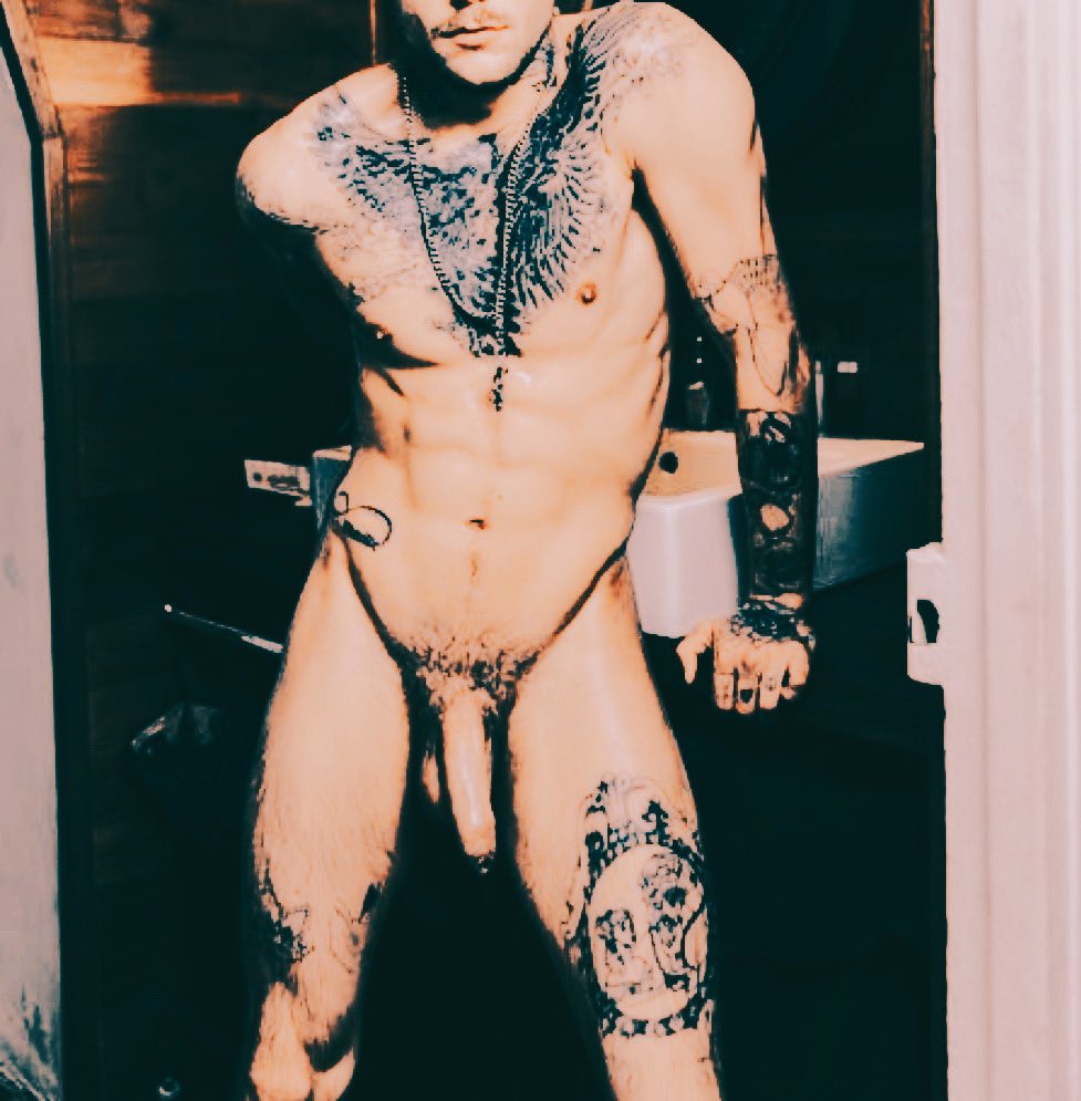 BXGDICKNICK's tweet photo. ᅠ
ᅠᅠᅠ
ᅠ
𝗪𝗛𝗔𝗧 𝗔𝗥𝗘 𝗬𝗢𝗨 𝗟𝗢𝗢𝗞𝗜𝗡𝗚 𝗔𝗧? 
ᅠ
ᅠᅠᅠ
ᅠ https://t.co/uhIsF0igIs
