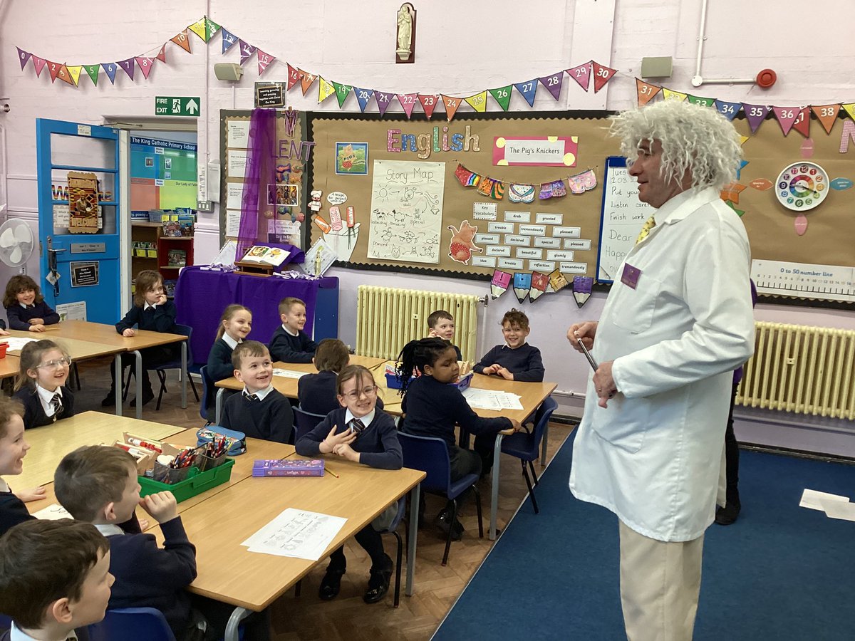 CTKPrimaryCov's tweet photo. Year 1 had a great morning playing bingo with 2D shapes. #MagicalMaths https://t.co/bQMLDSz5z9
