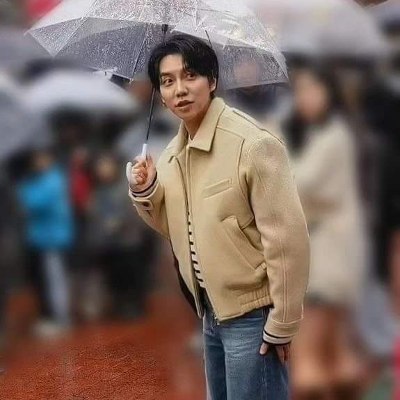 FranceAiren's tweet photo. Superbe FanArt de notre chouchou Lee Seung Gi 🥰
Réalisé par @feds.corner
Bravo et merci pour ce magnifique oeuvre
#airenfrance #airen_france #leeseunggi
#leeseunggiofficial #이승기
#humanmadeentertainment #휴만테블
#humantable #humanmade #tableconcert
#desiretofly https://t.co/BErahxxNYg