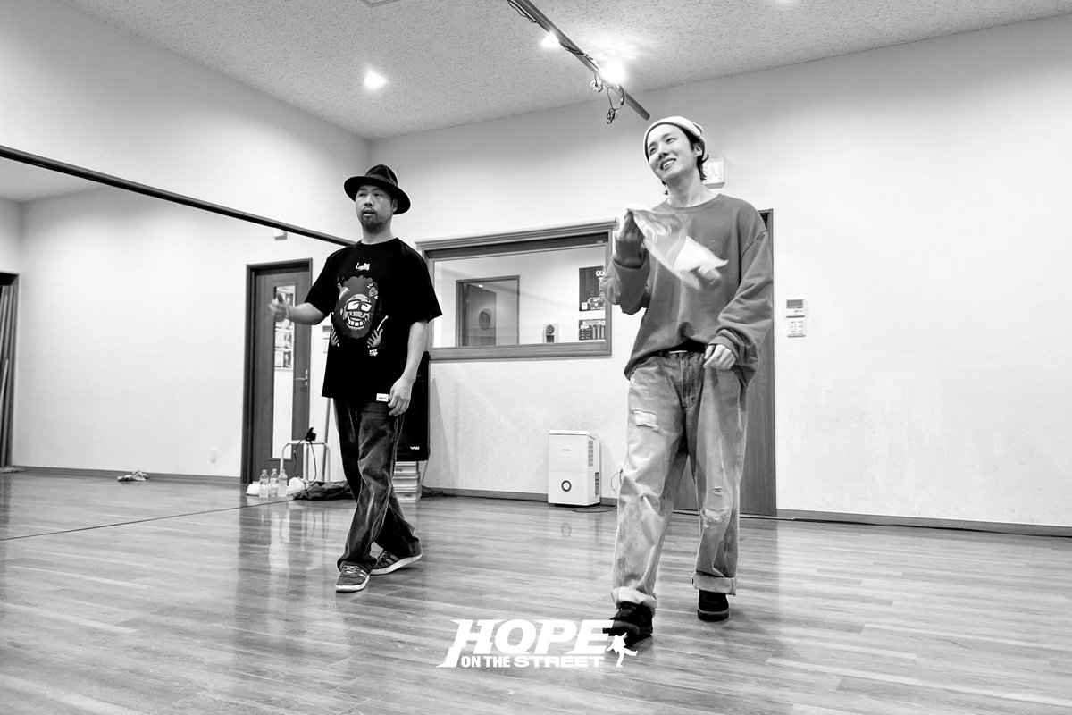 XMPLMAG's tweet photo. Preview of #jhope’s upcoming docuseries ‘Hope On The Street’ – premieres March 28th.

#HOPE_ON_THE_STREET https://t.co/O5Rg9IIVGW