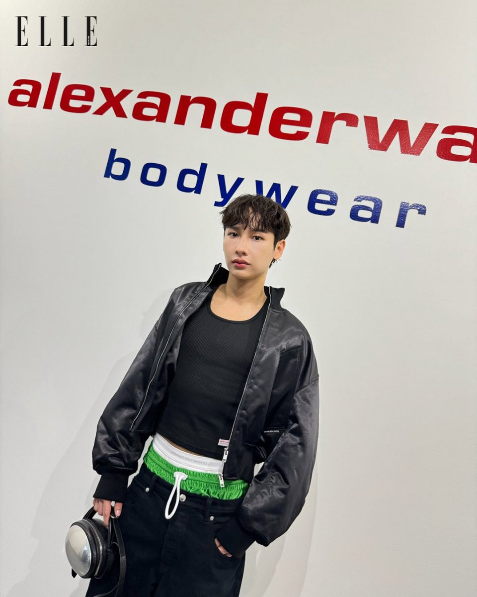 สุดจึ้ง! ส่องลุค กัน อรรถพันธ์ ที่มิกซ์แอนต์แมตช์กับบอดี้แวร์สู่สตรีตสไตล์สุดเก๋ ร่วมงาน Alexander Wang เปิดตัวคอลเล็กชั่น Bodywear ส่งความฮอตต้อนรับซัมเมอร์นี้ 

#ELLEThailand
#AlexanderWangBodywear 
#GunAtthaphan