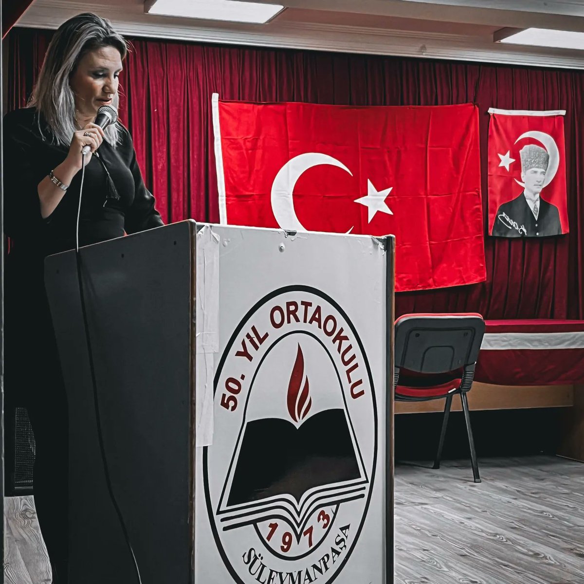 İstiklal Marşı'nın Kabulü Mehmet Akif ERSOY u anma töreni yapıldı. Emeği geçen tüm öğretmen ve öğrencilerimize teşekkür ediyoruz.