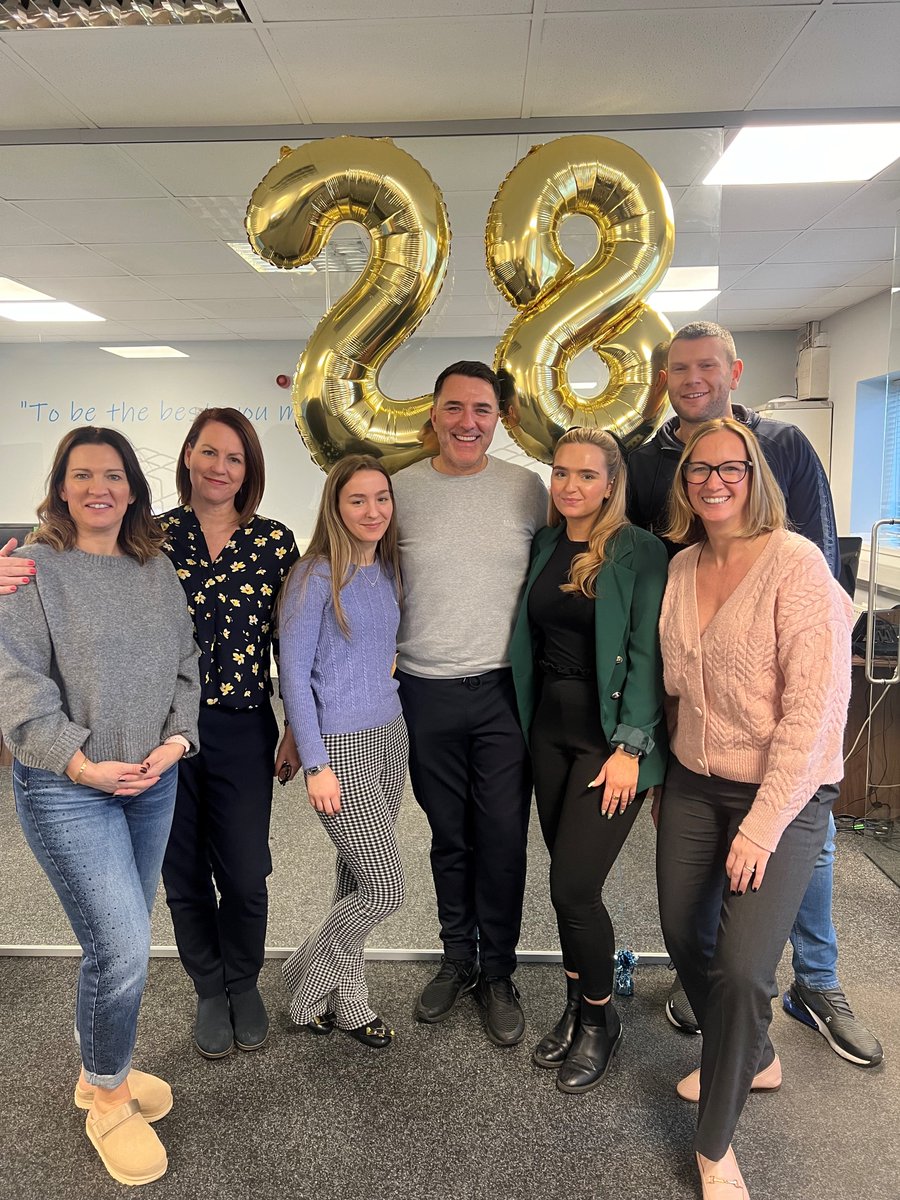 Advancedh's tweet image. Advanced Handling & Storage Ltd turns 28! 🥳🧁
The team celebrated this massive milestone yesterday with balloons and some delicious pizza. We're so proud to have such a hardworking, dedicated team, so here's to another 28 years! 🥂
#workanniversary #birthdaycelebrations