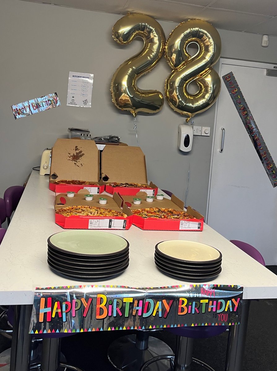 Advancedh's tweet image. Advanced Handling & Storage Ltd turns 28! 🥳🧁
The team celebrated this massive milestone yesterday with balloons and some delicious pizza. We're so proud to have such a hardworking, dedicated team, so here's to another 28 years! 🥂
#workanniversary #birthdaycelebrations