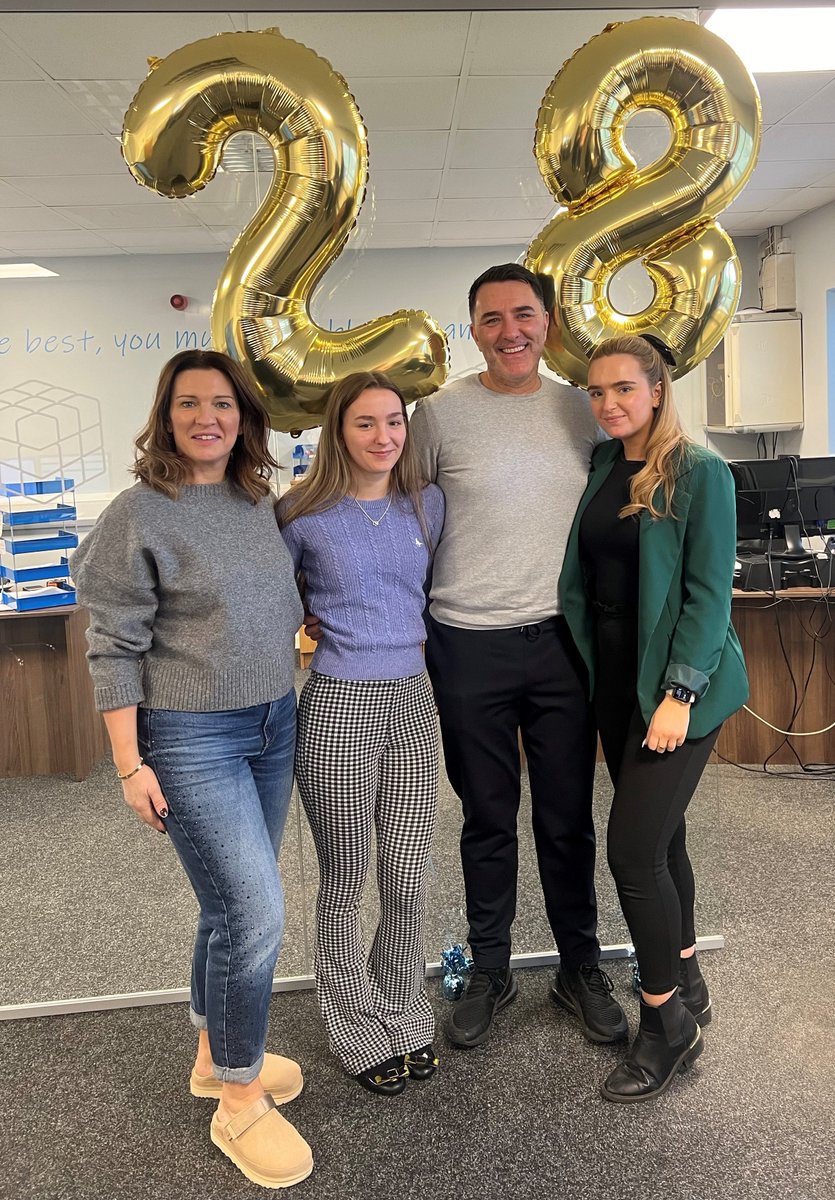 Advancedh's tweet image. Advanced Handling & Storage Ltd turns 28! 🥳🧁
The team celebrated this massive milestone yesterday with balloons and some delicious pizza. We're so proud to have such a hardworking, dedicated team, so here's to another 28 years! 🥂
#workanniversary #birthdaycelebrations