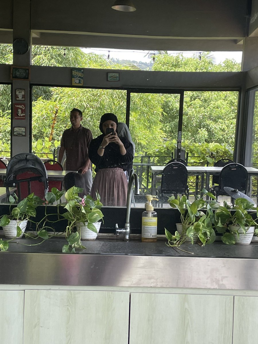 vikaelmiatin's tweet photo. Gpp masuk footage je dulu hahahaha, kita cari duit yang banyak biar cepet kelar😮‍💨😮‍💨😮‍💨😮‍💨 https://t.co/reUQY1dZOs