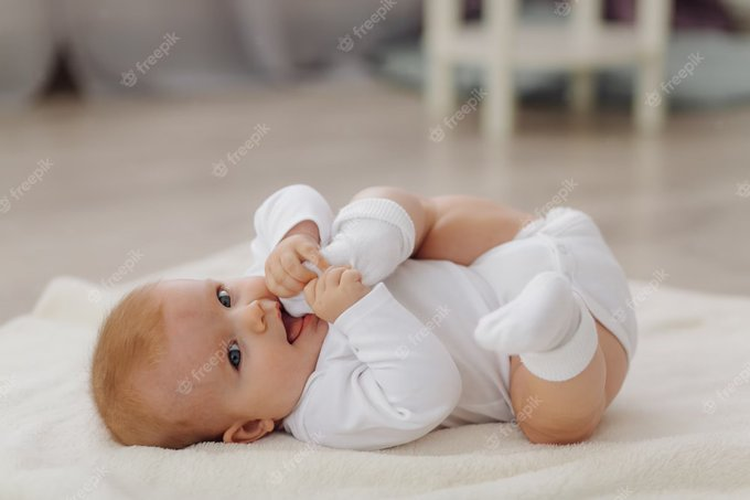 نصيحة أخٍ مُحِب:

بعد 11 سنة من ممارسة طب تأخر الإنجاب
بعد سماع احزانهم ومشاركة دموعهم ومشاطرة همومهم

تزوجوا مبكرا ان استطعتم
انجبوا عاجلا
"الْمَالُ وَالْبَنُونَ زِينَةُ الْحَيَاةِ الدُّنْيَا"

المال يأتي لاحقا
الانجاب؟ قد يفوت الاوان فلا تؤخروه عنوة وبإرادتكم

والله المستعان