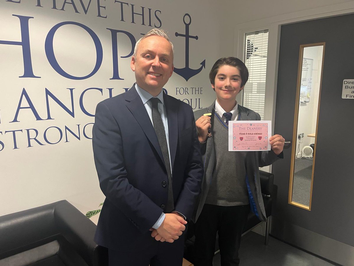 Zack in Y8 is the first person in the school to get the gold award for 500 achievement points this year! Mr Wood presented him with his badge and certificate this morning! Well done Zack 👏