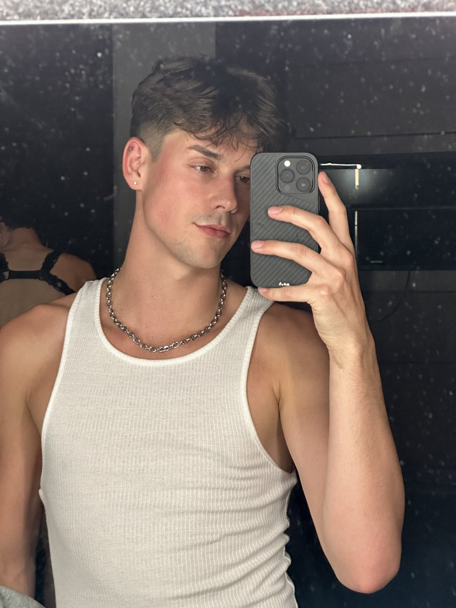 Names_Hazel's tweet image. 💋 The Drag // The face 💋