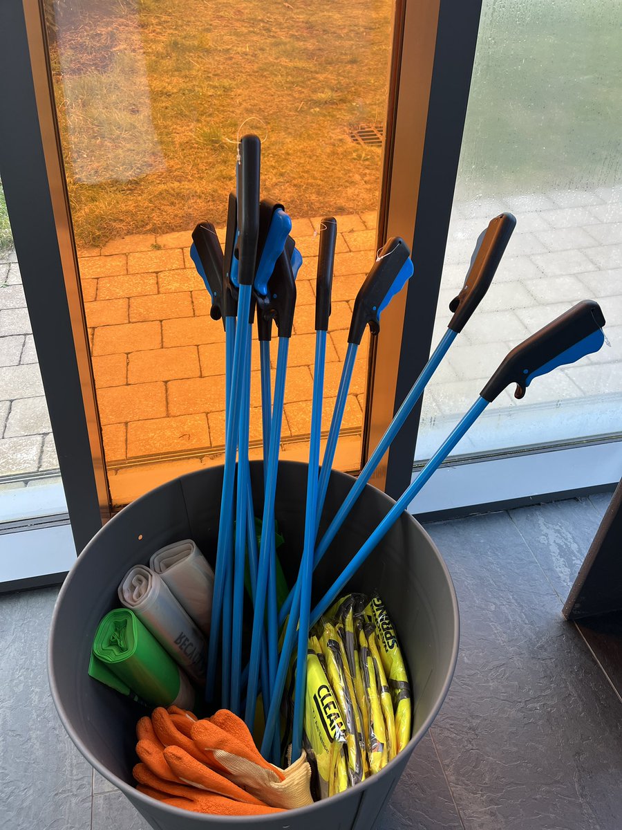 #NationalSpringClean was underway for @TUDublinSustain as part of the campus' #GreenWeek with co-ordinated and self-directed litter picks on campus! Great work to everyone who was involved! #SpringClean24 #SDGsIrl #Dublin