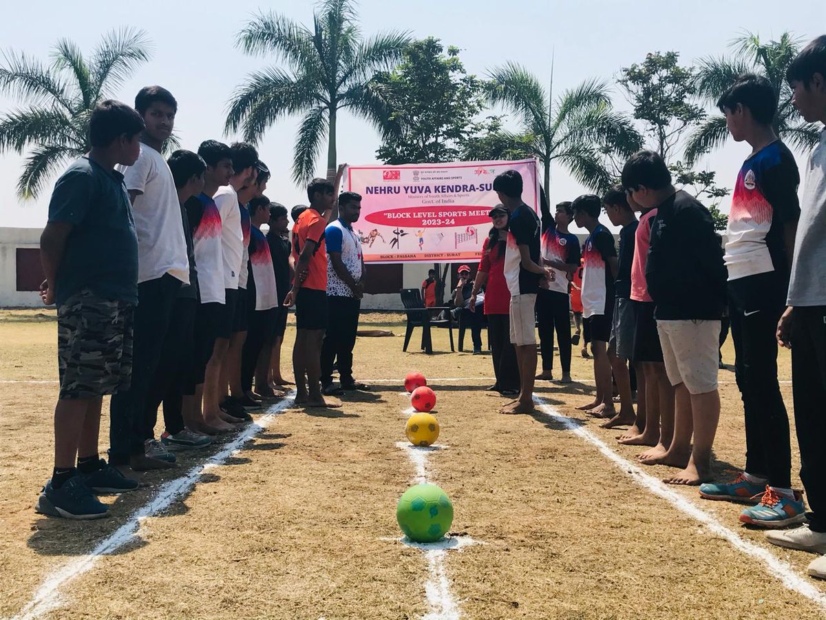 MYBHARATSURAT's tweet photo. Block level Sports at Block - PALSANA
@YASMinistry @nyksindia @Anurag_Office @nyksgujarat @collectorsurat @ddosurat @InfoSurat @sanghaviharsh 
#Sport #Fitness #blocklevelsport #volleyball https://t.co/lS3ji1o3yN