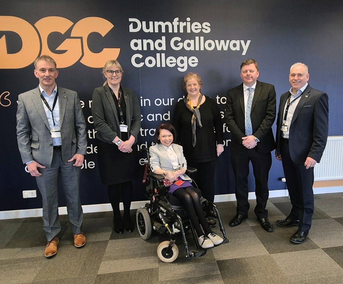 🌟Pam Duncan-Glancy MSP & Colin Smyth MSP joined us for enriching conversations on education yesterday. They toured the campus, met our senior leaders, & interacted with our award-winning Student Association to understand their exceptional student support initiatives & drive.🤝🎓