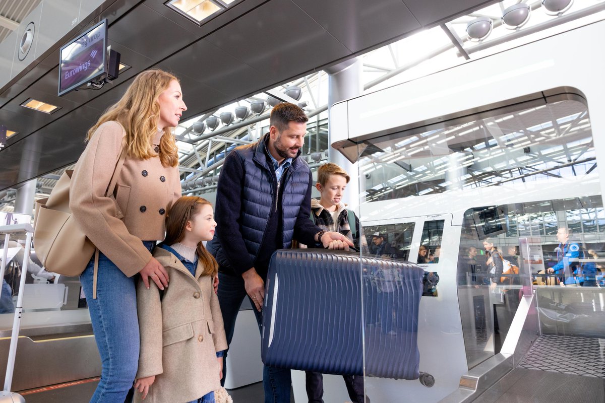 An diesem Wochenende starten die Märzferien 🎿☀️ Hamburg Airport rechnet mit mehr als 250.000 Passagieren pro Woche. Täglich sind bis zu 150 Starts und 150 Landungen geplant. Wer sich mit den 5 Reisetipps gut vorbereitet, kann Zeit am Abreisetag sparen 👉 hamburg-airport.de/de/unternehmen…