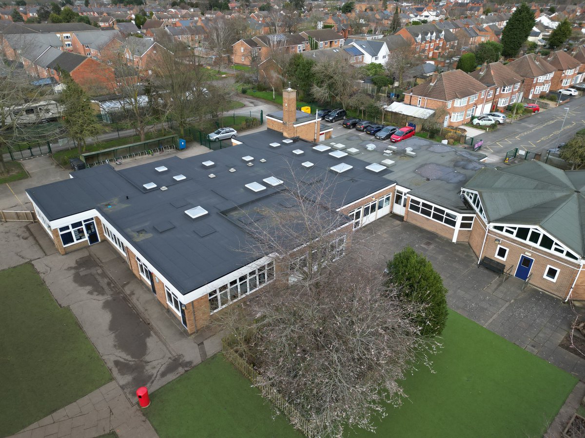 #ProjectComplete at <a href="/blabystokes/">blabystokes</a> 👏

Undertaken through #CIF funding, the project included replacement and regrading of the failing roofing system including roofing insulation and finish to 3 existing roofs, replacement of 31 roof lanterns and replacement fascias. 

<a href="/L3arnAT/">Learn-AT</a>