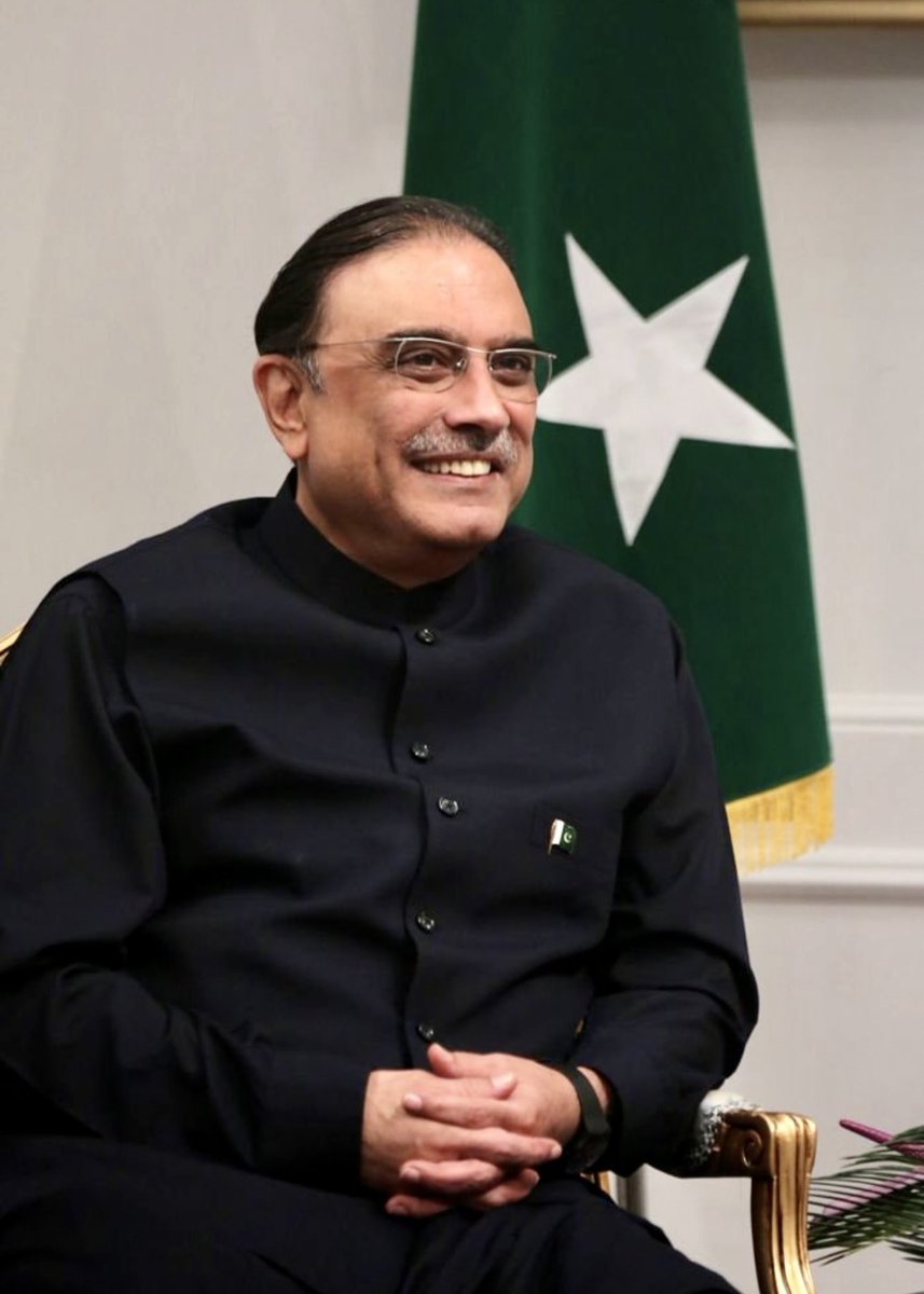 AbdulWaliBughio's tweet photo. President Asif Ali Zardari's decision not to take his salary
The President made the decision in view of the economic challenges faced,
The President advised not to burden the national exchequer, preferring not to take salary .. https://t.co/gP7576O56X