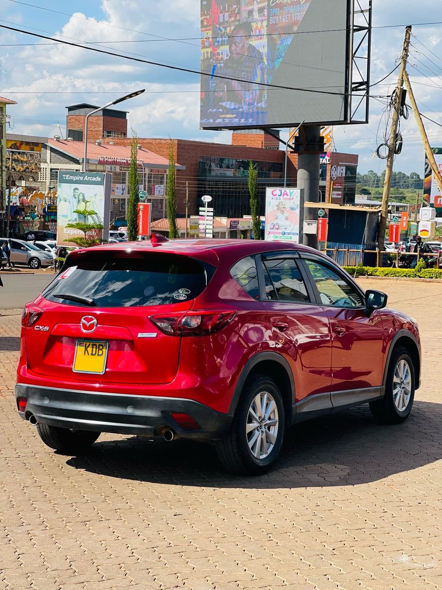 KimTimz's tweet image. 2015, Mazda CX5 , 2000cc petrol,low genuine mileage,steering controls, electric hand brake,DRLS,Foglights, Fully loaded 🔥 Price:2.2M
