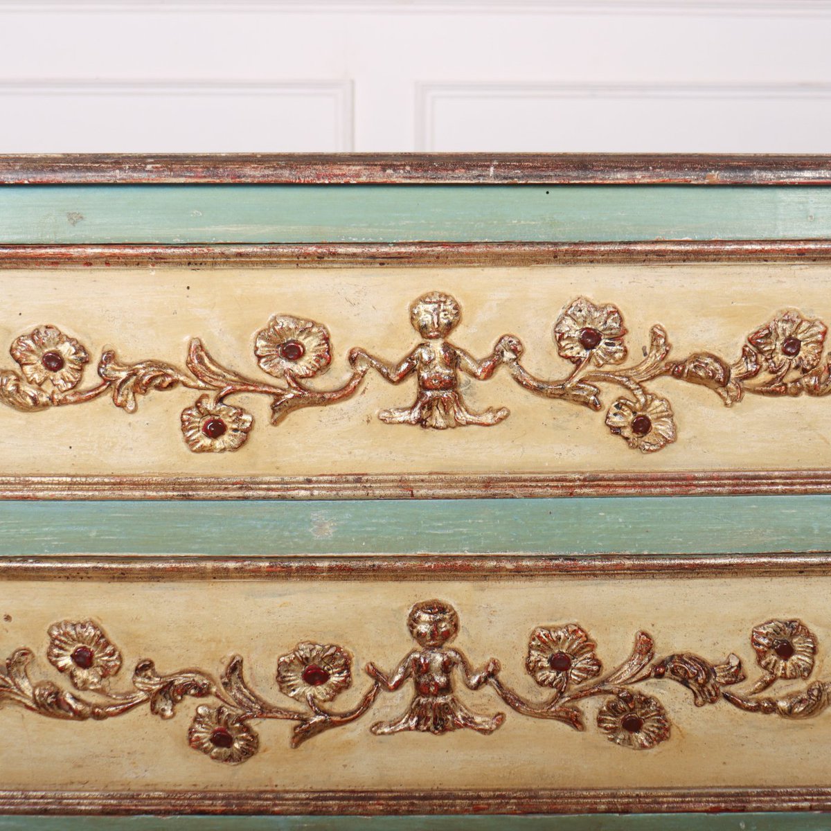 ArcadiaAntiques's tweet photo. Pretty 19th Century Italian two drawer commode with original paint finish and a faux marble top. 1860.
https://t.co/PXKqqZOyxW
#ItalianPaintedCommodes #twodrawercommodes #ItalianCommodes https://t.co/QNr5lBfqSy