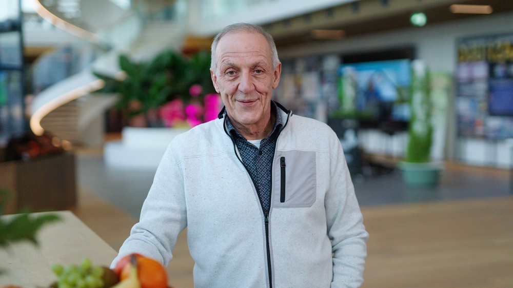 Gerrit van Gelder, directeur <a href="/VanGelderNL/">Van Gelder groente & fruit</a>: "Klanten stellen terechte vragen over verpakkingen en de herkomst van producten. Waar dat mogelijk is kiezen we voor duurzame opties. Zo gebruiken we o.a. herbruikbare fusten (kratten) in plaats karton/plastic." platformduurzamebedrijven.nl/nieuws/gerrit-…