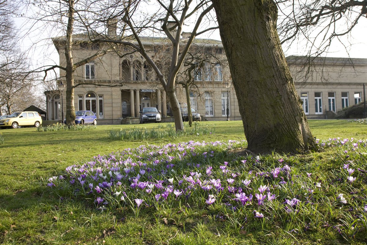 Get Exploring with Kirklees Museums & Galleries this Easter!🔍 🌳 From Museum prize trails to exclusive Oakwell Explorers Club, there's something for everyone! To see more of our upcoming events visit: orlo.uk/X2DAy #Exploringmuseums #Kirkleesmuseums #Kirklees