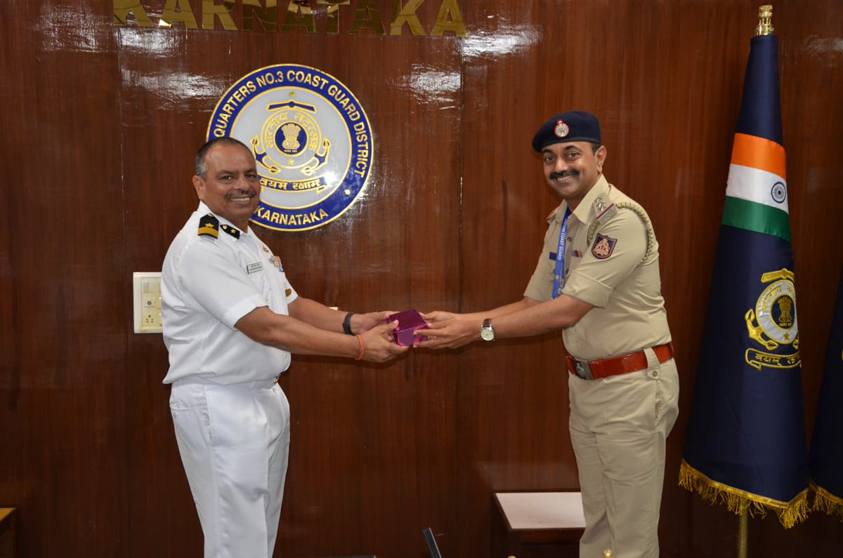 Maritime Search and Rescue(MSAR) workshop organized at #CoastGuard Hqs Karnataka.

Participants from Customs, CISF, CSP, SIB, INMCC, AAI & INCOIS, and eminent speakers spoke of emphasizing the importance of saving lives and knowledge sharing in #Search&Rescue. 
#MaritimeSafety