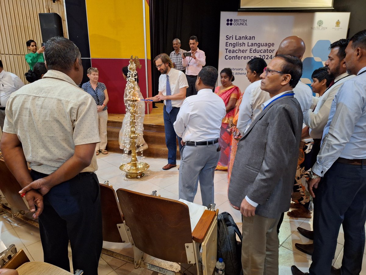 lkBritish's tweet image. Collaborating with the Ministry of Education, our recent Sri Lankan Teacher Educator Conference hosted 200+ educators from 🇱🇰, the region, &amp;amp; the UK, exploring themes such as AI in language education. Participants found the experience insightful &amp;amp; informative.

#EnglishProgrammes