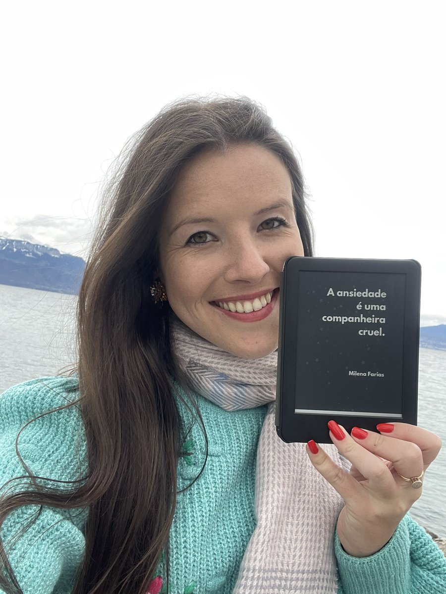 autoramilenaf's tweet image. Fui pra Suíça receber um prêmio pelo meu e-book de poesia sobre ansiedade. E fui com grana de vakinha online e rifa 🙏🏼 ME AJUDA A FICAR CONHECIDA?