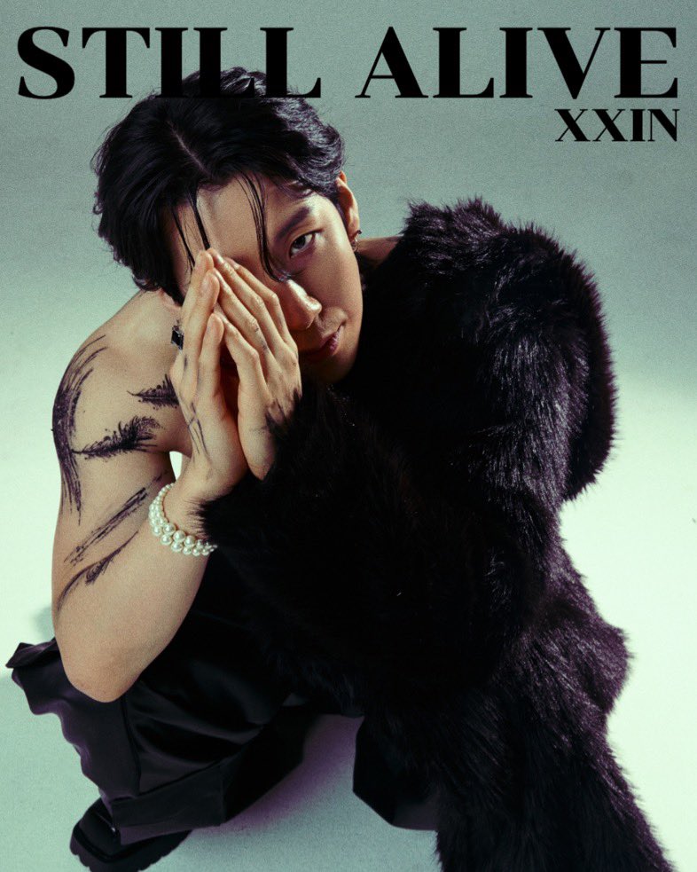 XXIN(신승훈). 1st Single Album. "STILL ALIVE"
*Concept photo.  V2.