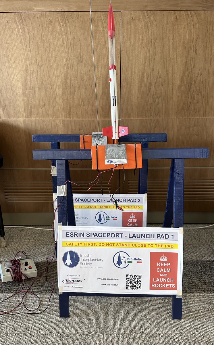Day 2 here at @ESA @ESA_EO #ESRIN with @BIS_Italia for the #ESASchoolDays event this week. With better local weather today, we have 'GO' conditions for launching our model rockets!🌤️🚀😀👍🏻 #ScienziatiNati #space #STEM #Outreach
