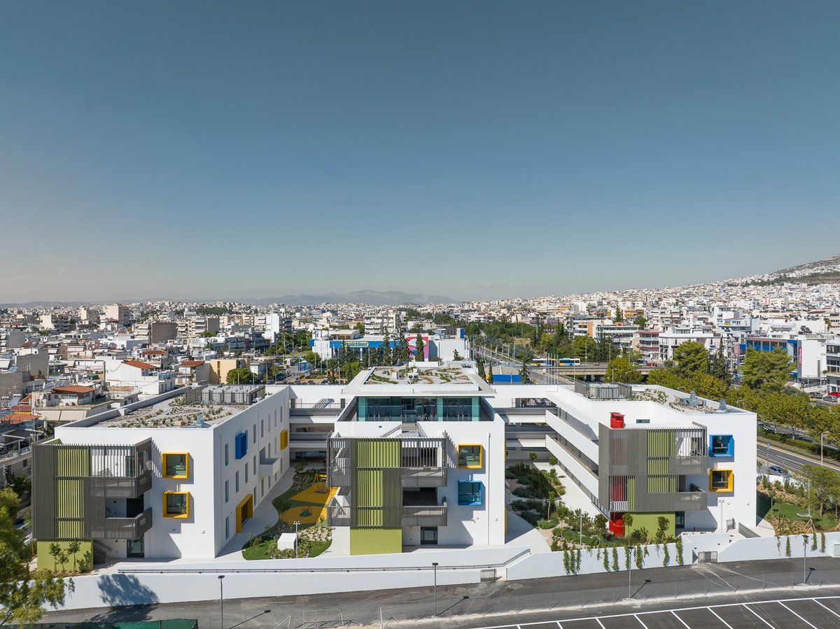 Lamda_Dev's tweet photo. 🏆 Μια ακόμα σπουδαία διάκριση για τη #LAMDADevelopment και το κτιριακό συγκρότημα ΑμεΑ στο #TheEllinikon το οποίο έλαβε πιστοποίηση LEED Platinum υπερπληρώντας τις προϋποθέσεις και τα κριτήρια της πράσινης ανάπτυξης. #PWDBuilding #LEEDAwards #LEEDPlatinum #Award #Certification https://t.co/X6Y45qYggg
