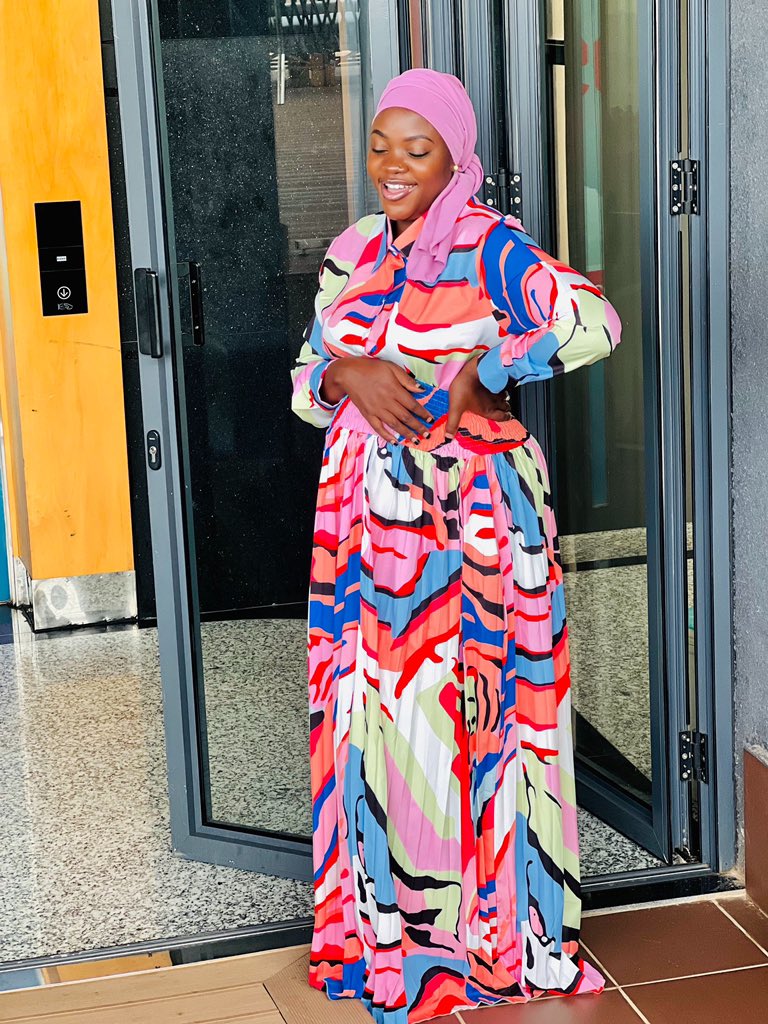 How is day 2 of Ramadhan treating you my dear Muslims??May Allah continue making it easy on us all🙏🙏Ramadhan Kareem ba dear @shaky_instyle_ on my two piece skirt and blouse @joanumutesi 📸📸🫶🏾🥰🥰