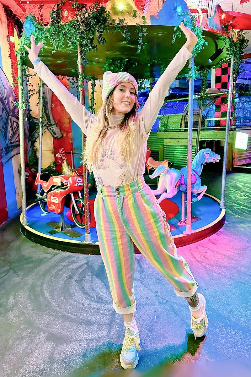 Girly grunge vs casual clown 
Saturday and Sunday 🫀