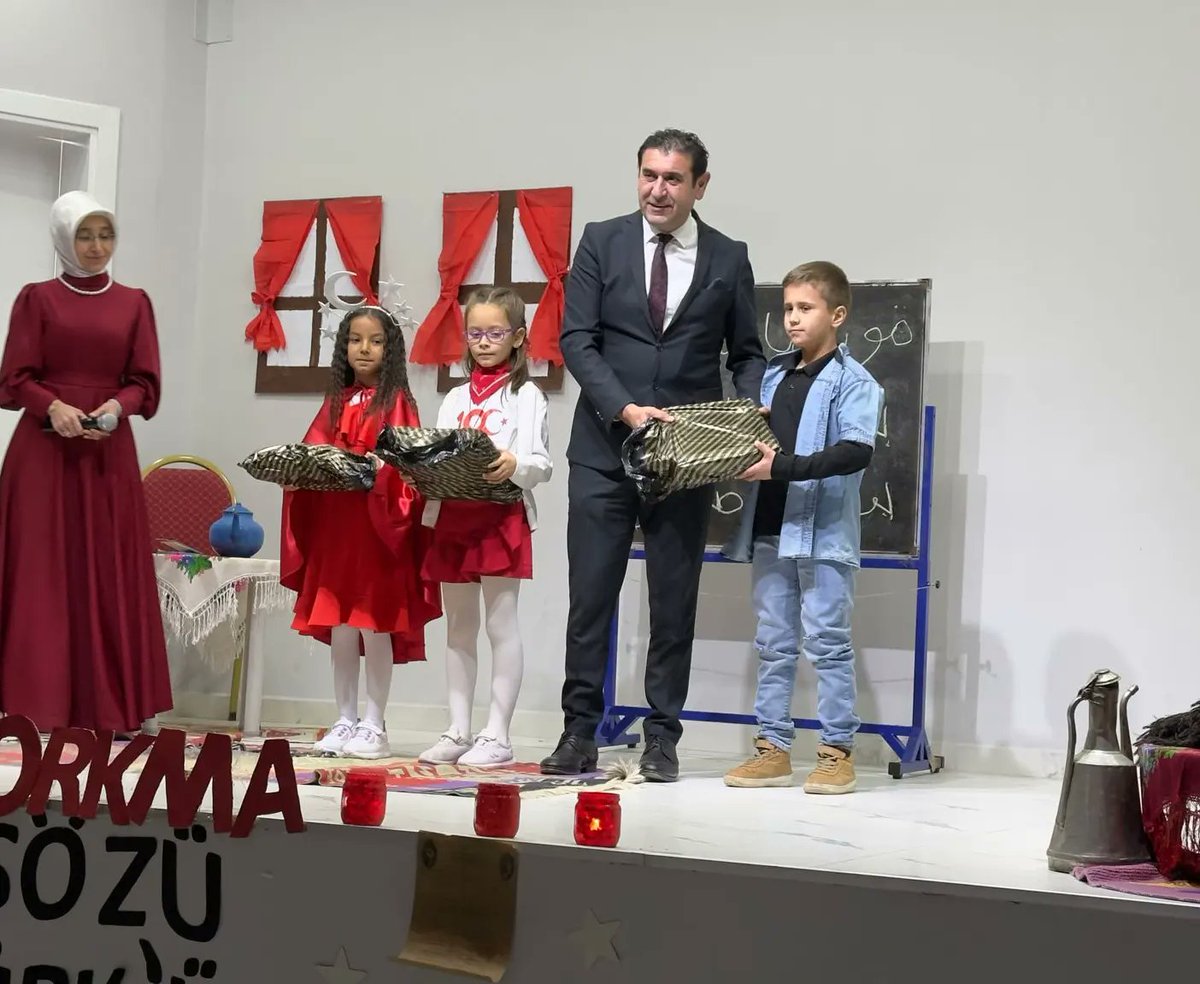 huyukbld's tweet photo. Hüyük Belediyesi Kültür Etkinlikleri Salonunda düzenlenen Törenle bağımsızlığımızın sembolü İSTİKLAL MARŞI nın kabulünün 103. yılı kutlandı. 
İstiklal Marşı okuma yarışmalarında dereceye girenlere ödülleri verildi. @mcigdem42 https://t.co/hGZCcS2rQp