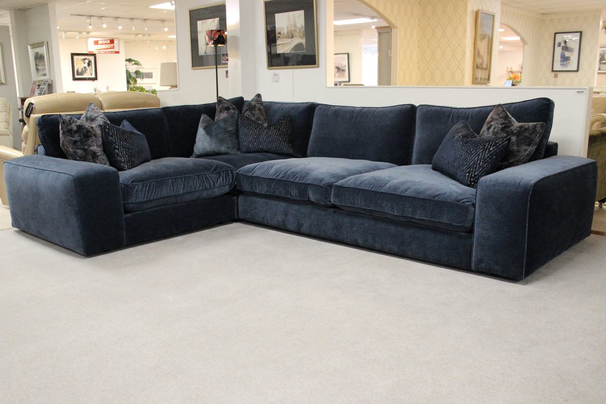 Hatfields_Ltd's tweet photo. With spring fast approaching, it’s a great time to ‘think new’ &amp; refresh your living space.

If you’re looking for an instant update, all #clearance #furniture items are available for a quick delivery, whilst stocks last.

+ SAVE up to 50% OFF!

Browse: https://t.co/LRIyqBwy6B https://t.co/dNIoKAJT8P