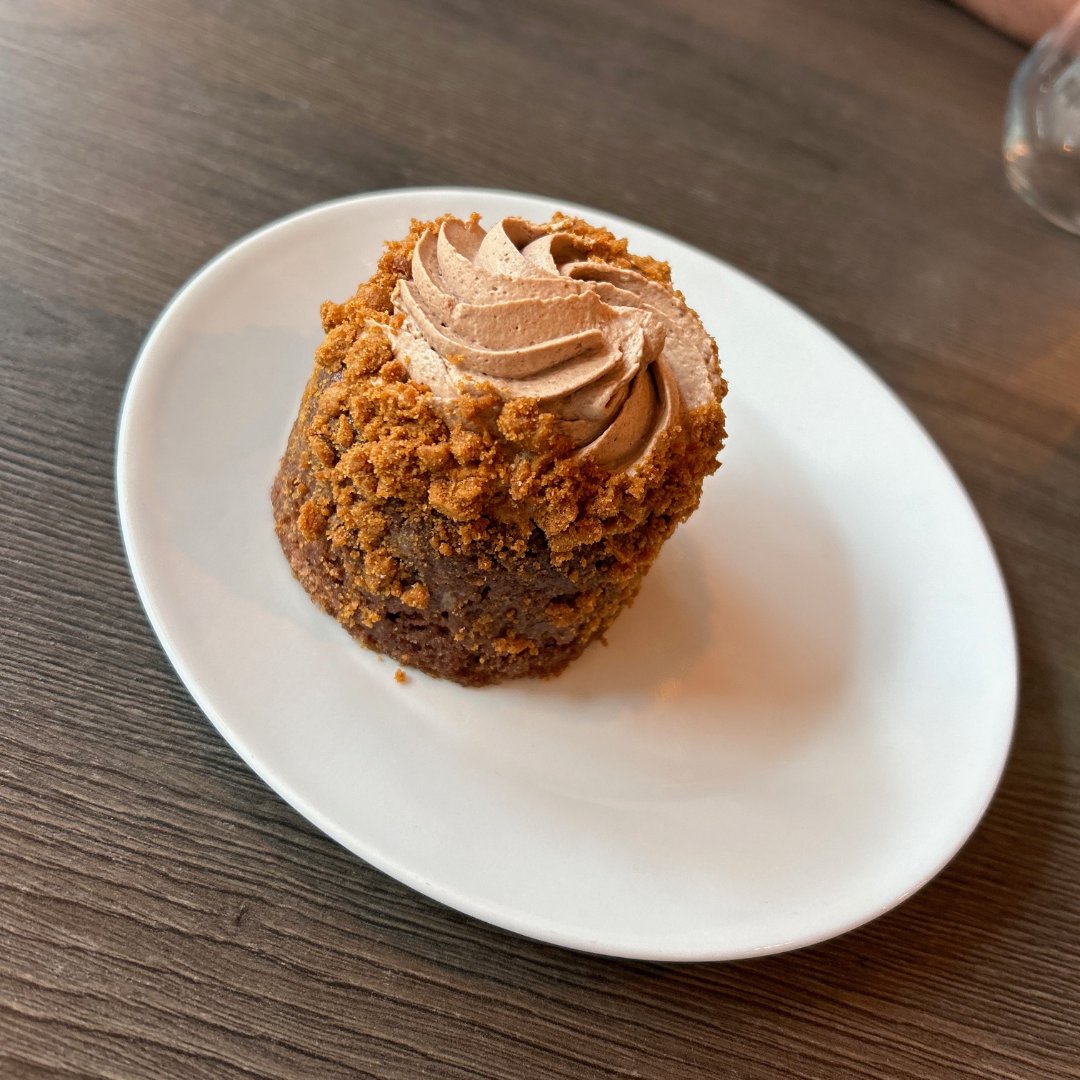 🥰 🤎  Is there anything better than treating yourself to an exquisitely made dessert by ? Knowing that Dragon Coworking members receive an exclusive perk from Cake Man as part of their membership! Great way to start a Friday 👌

Thank you again David!