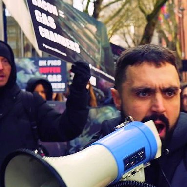 helprealvegan2's tweet photo. @primevideouk please remove #pignorant off your platform because he a #Gangster  in UK and he won't stop #attacking poeple and he has #killed poeple in the past. He also said #gasing the #Jews was a good thing to do. #terrorists #civilization https://t.co/Fj3IrWU70G