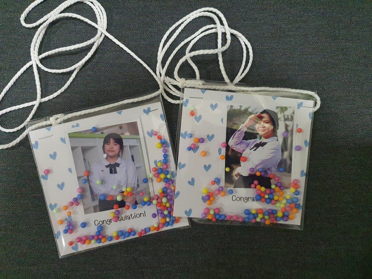 24thstorex's tweet photo. รับทำซองปัจฉิม ซองละ 7 บาท รับงานเร่งนะคะ รูปคละได้ เลือกพื้นหลังได้สนใจทักดีเอ็มหรือไลน์ได้เลยนะคะ 
#ของขวัญวันปัจฉิม #โพลารอยด์ #รับทําของปัจฉิม #รับทำโพลารอยด์ #ของขวัญปัจฉิม #รับทําgiveaway https://t.co/FPktg8ifv3