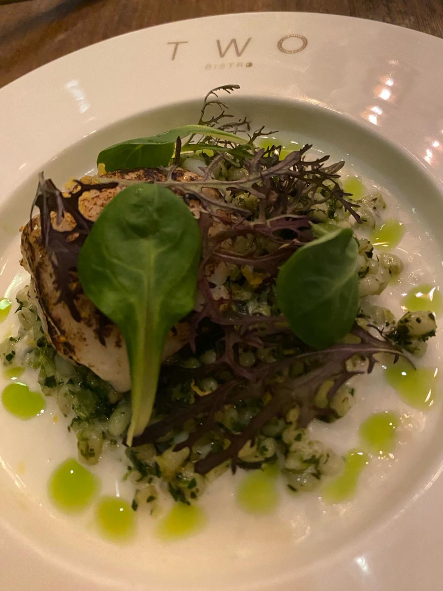 MICHELINgidsBNL's tweet image. Licht geschroeide roodbaars om te beginnen, Livar buikspek als hoofdgerecht en eindigen met een coupe gecondenseerd melkroomijs. Wat is #BistroTWO me een geweldige #BibGourmand. 

#Roermond