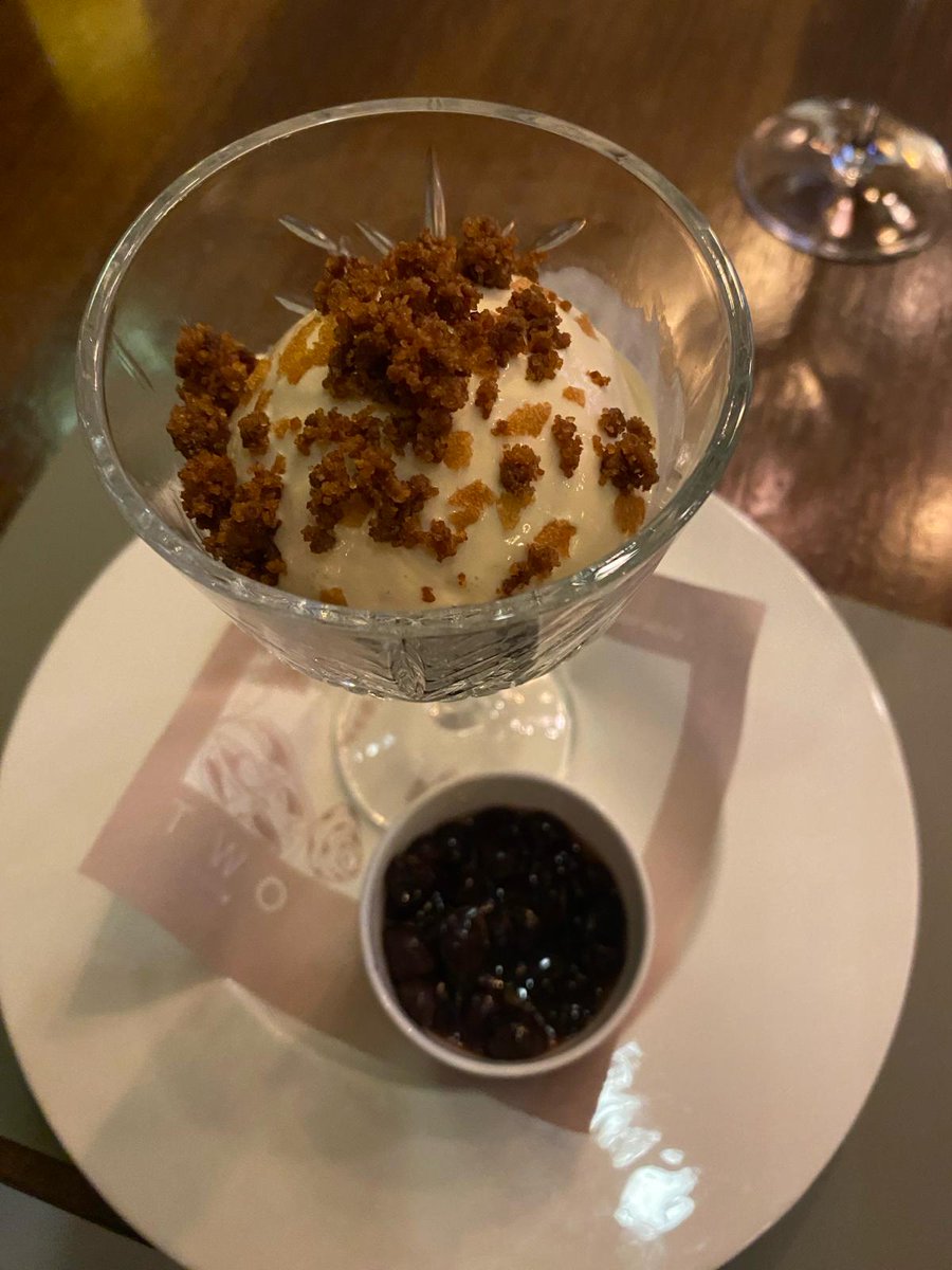 MICHELINgidsBNL's tweet image. Licht geschroeide roodbaars om te beginnen, Livar buikspek als hoofdgerecht en eindigen met een coupe gecondenseerd melkroomijs. Wat is #BistroTWO me een geweldige #BibGourmand. 

#Roermond