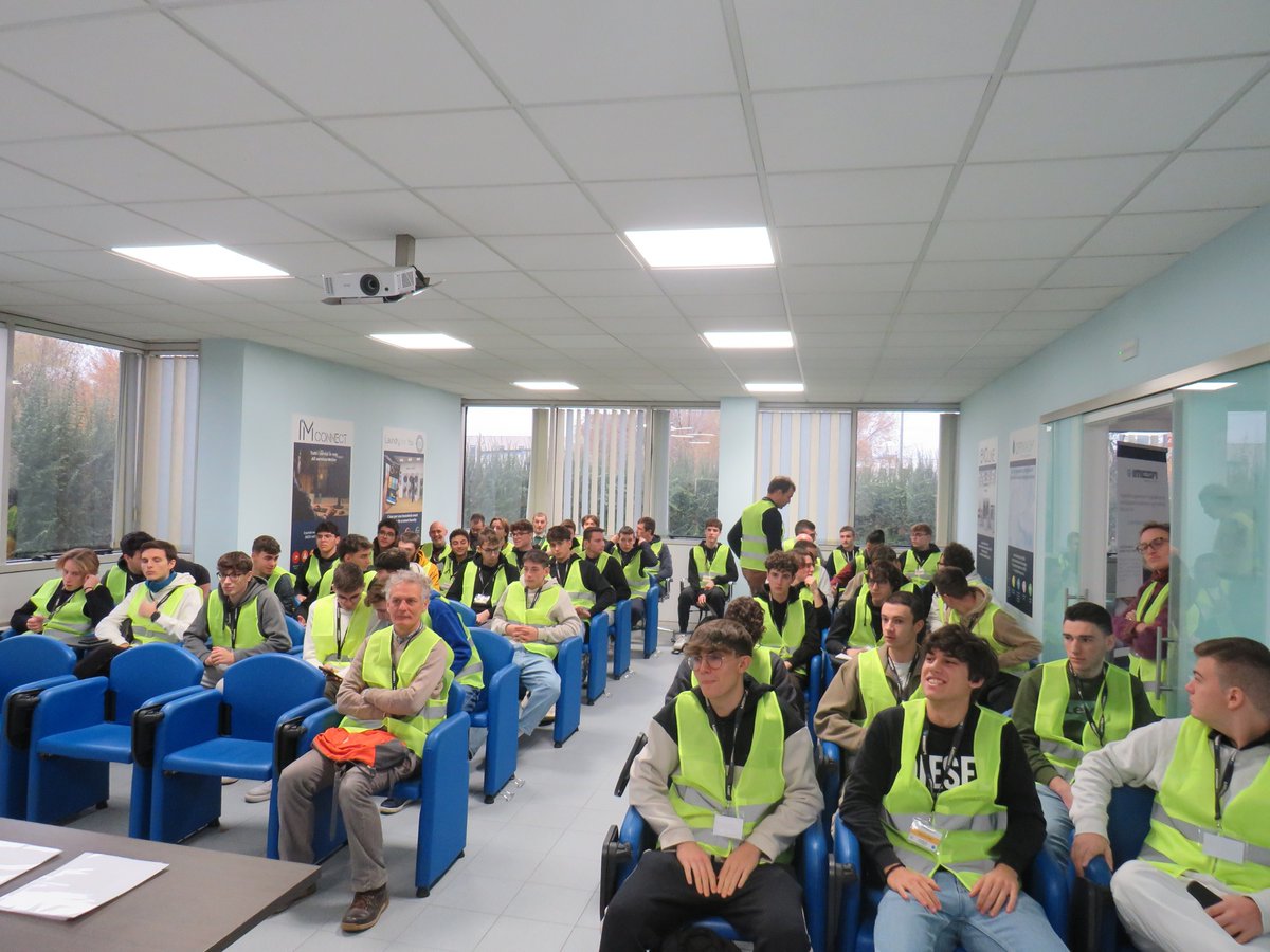 Confindustria Veneto Est (@venetoest) on Twitter photo Lavoro: il paradosso dei profili «STEM» in Veneto.
23.500 assunzioni nel 2023, ma per 7 su 10 non c’è il candidato.
👉Giovedì 14 marzo a Treviso l’«OLIMPIADE» di <a href="/VenetoEst/">Confindustria Veneto Est</a> per i nuovi talenti meccatronici e piu’ ragazze Lavoro: il paradosso dei profili «STEM» in Veneto.
23.500 assunzioni nel 2023, ma per 7 su 10 non c’è il candidato.
👉Giovedì 14 marzo a Treviso l’«OLIMPIADE» di <a href="/VenetoEst/">Confindustria Veneto Est</a> per i nuovi talenti meccatronici e piu’ ragazze