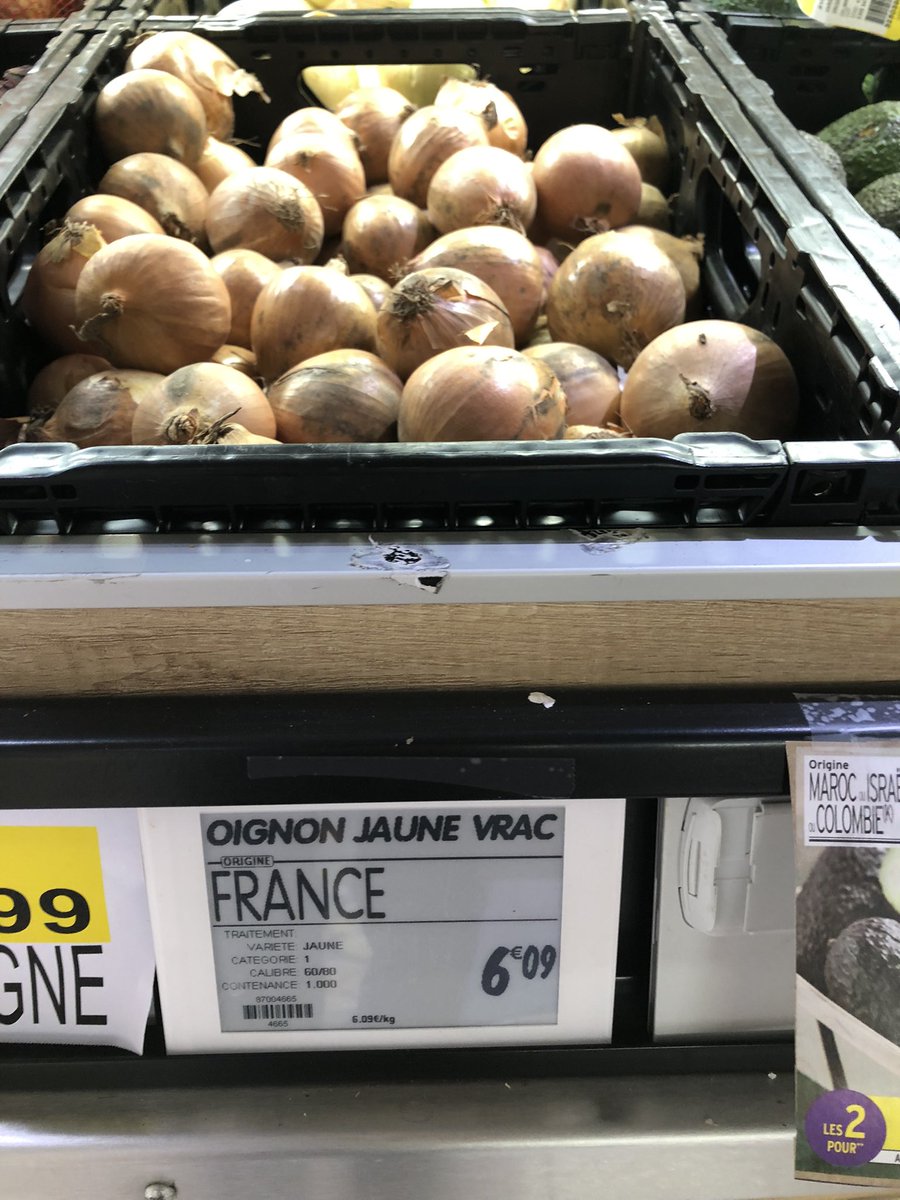 Heliocknan's tweet photo. @intermarche  c’est just HONTEUX ! Proposer ce prix en face même d’un marché de producteurs locaux dont le prix est deux fois moins élevé! 
@FNSEA @UFCquechoisir @dgccrf Qu’en pensez-vous ?
#agriculture  #AgriculteurEnColere 
#europe https://t.co/YwxNtO6TDE